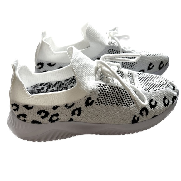 NWOT Animal print slip-on sneakers size 37 (7.5 US) - Picture 1 of 7